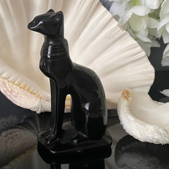 Black Obsidian Egyptian Cat-a protective stone - Picture 2 of 2